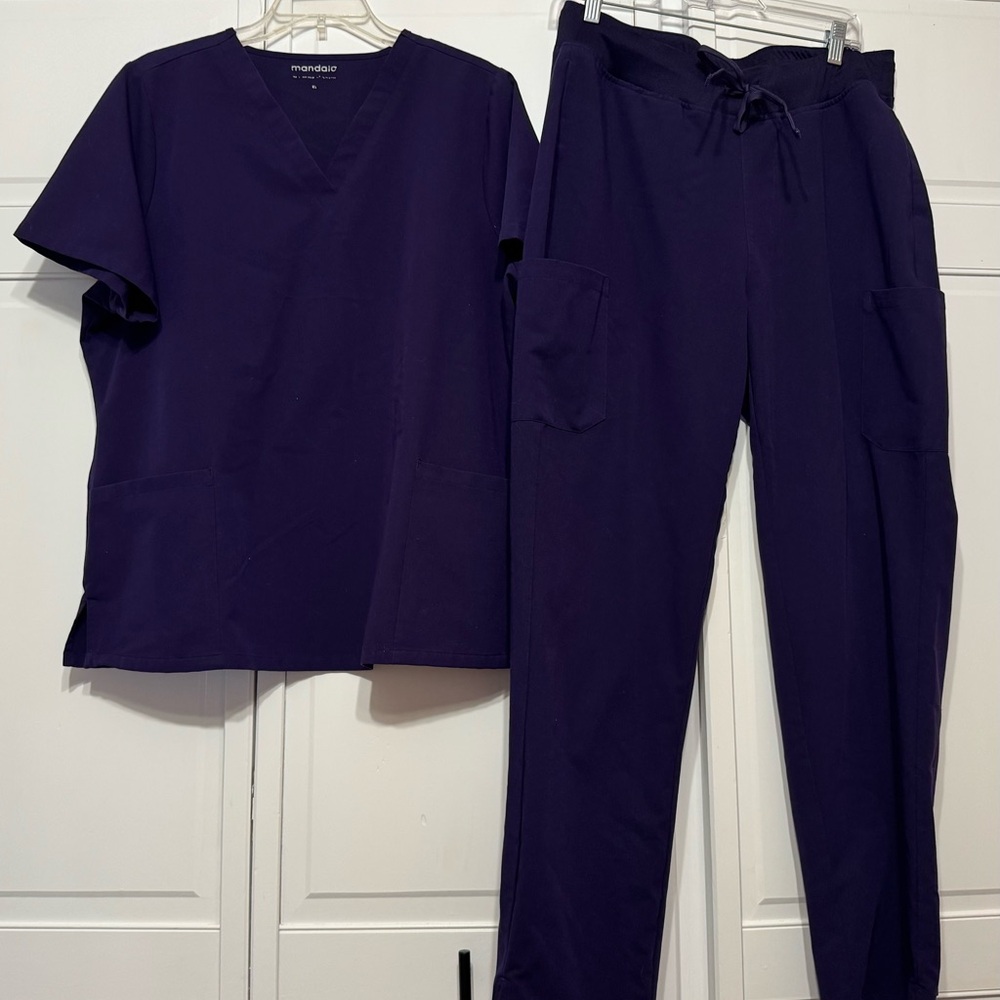 Mandala Eggplant Scrub Set